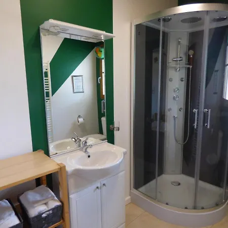 La Petite Escale Gilles Croix De Vie 5 Personnes Bed & Breakfast 3*